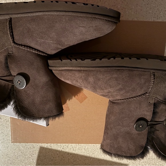 UGG W Bailey Button Boots - Chocolate - Picture 3 of 6